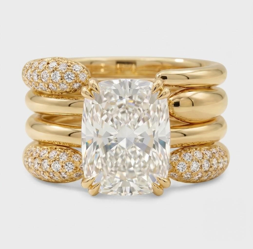 Anillo cojín con bandas apiladas, oro amarillo